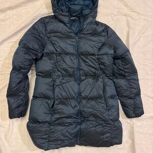 Eddie Bauer Large Women's Navy Puffer Jacket